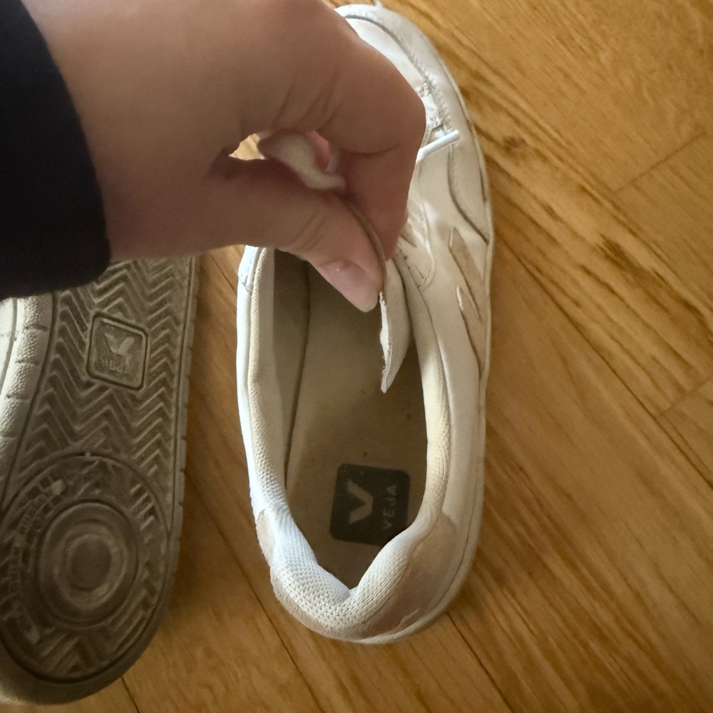 Veja White and Tan Men's Sneakers - Picture 3 of 4